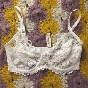 unlined lacy bra